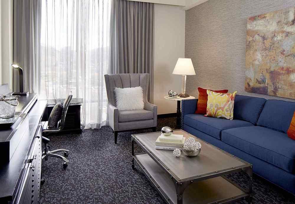 Renaissance Asheville Downtown Hotel Экстерьер фото
