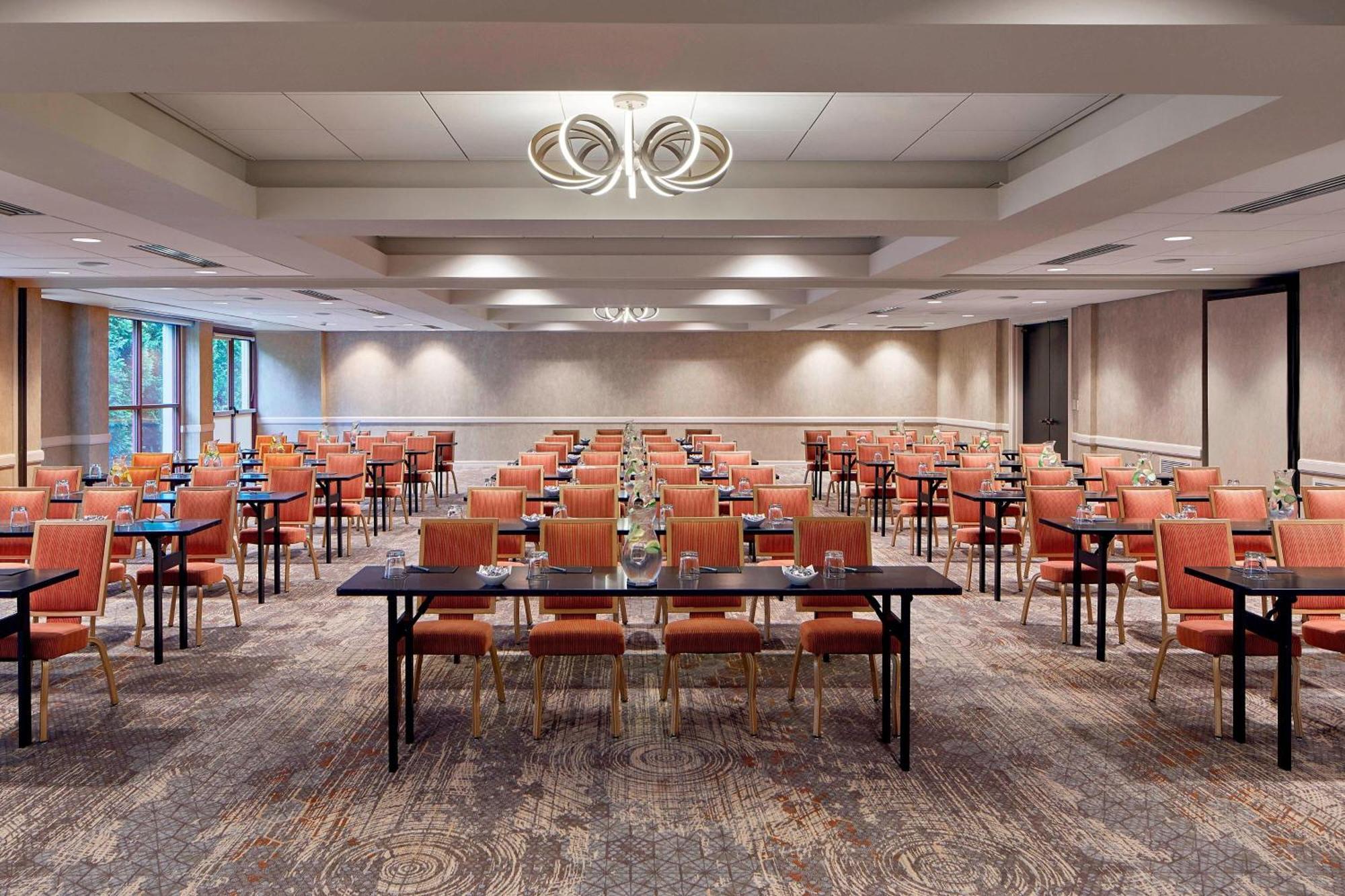 Renaissance Asheville Downtown Hotel Экстерьер фото